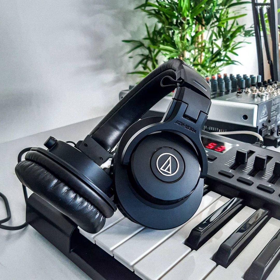 Audio-Technica ATH-M30x Audifonos de monitoreo cerrados